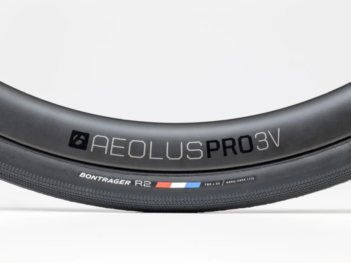 Trek Bikes Bontrager R2 Hard-Case Lite Road Tire