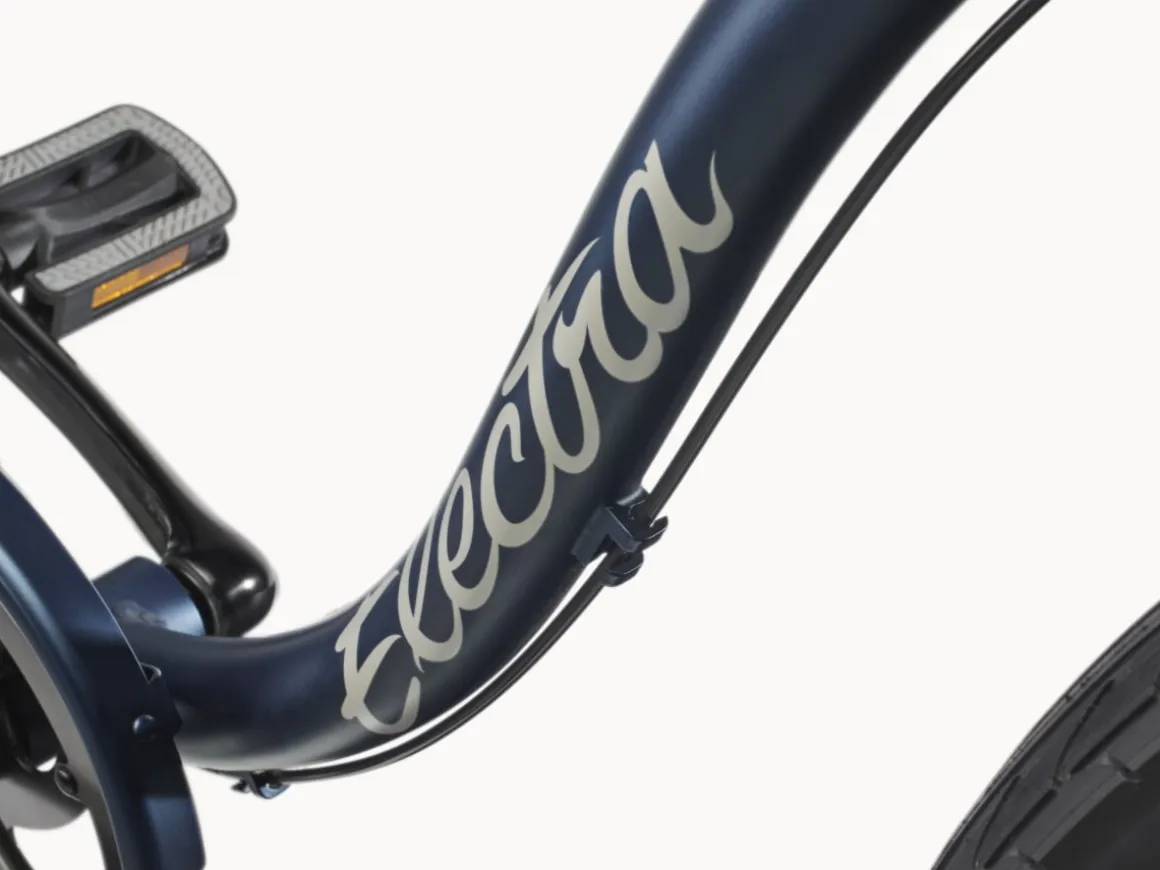 Trek Bikes Cruiser 7D Step-Over