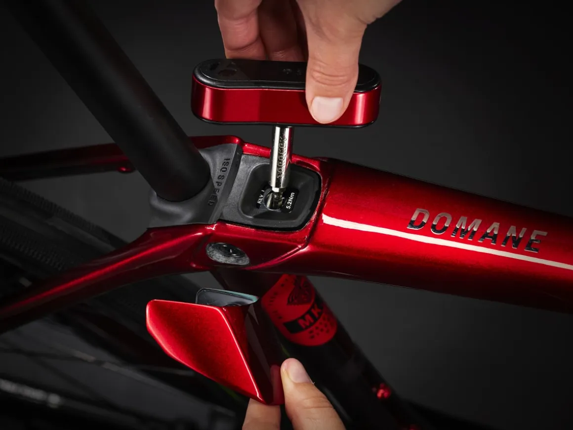 Women Trek Bikes Domane SLR 9 AXS Gen 4