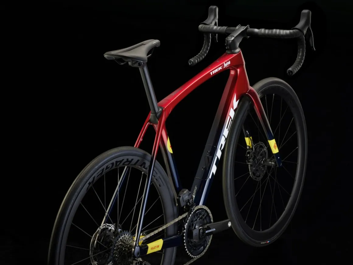 Women Trek Bikes Domane SLR 7 AXS Gen 4