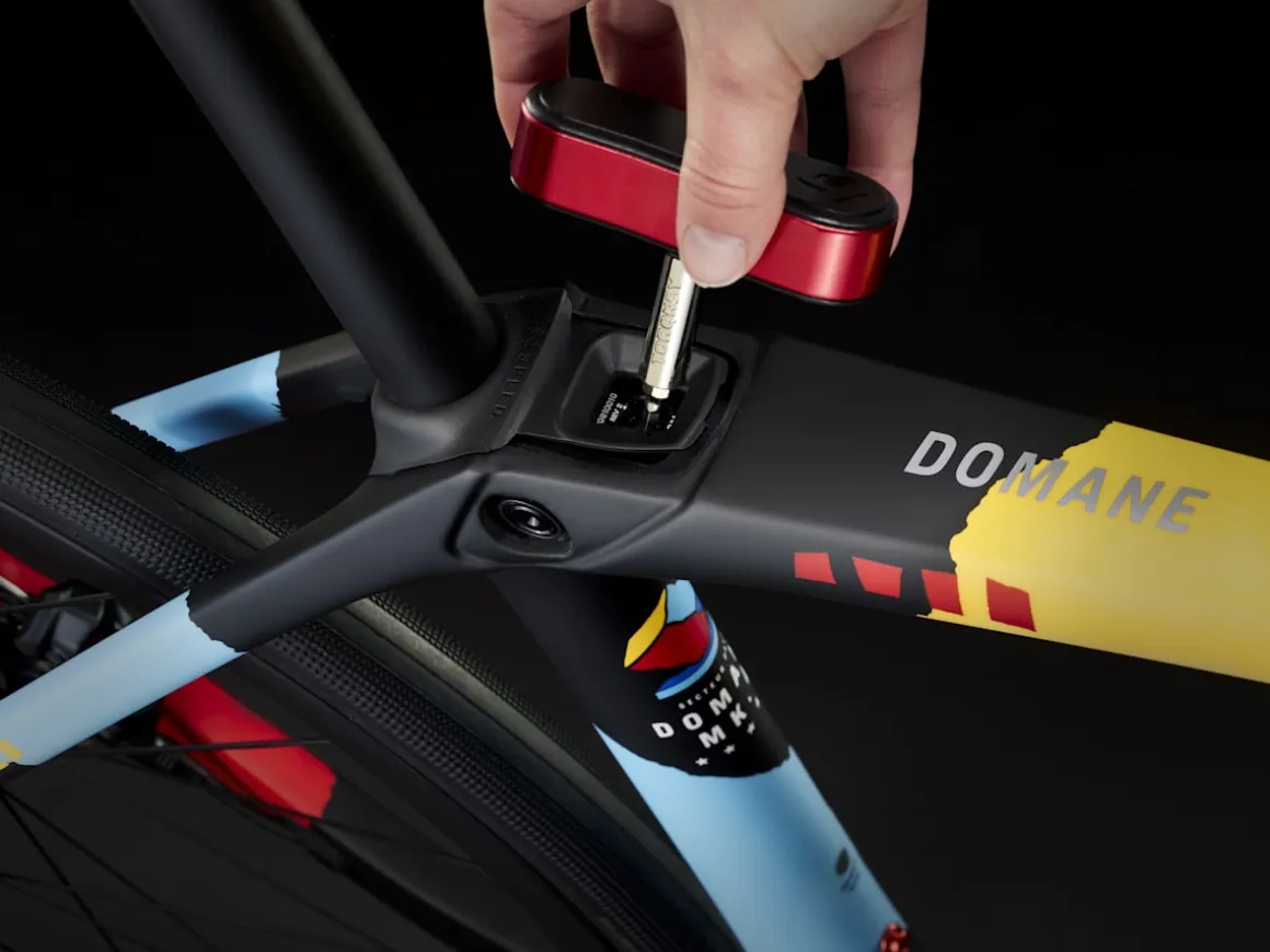 Women Trek Bikes Domane SLR 7 AXS Gen 4