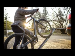 Trek Bikes Kuat NV 2.0 Hitch Rack Bike Ramp