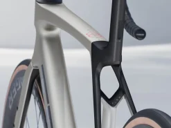 Women Trek Bikes Madone SL 7 Gen 8