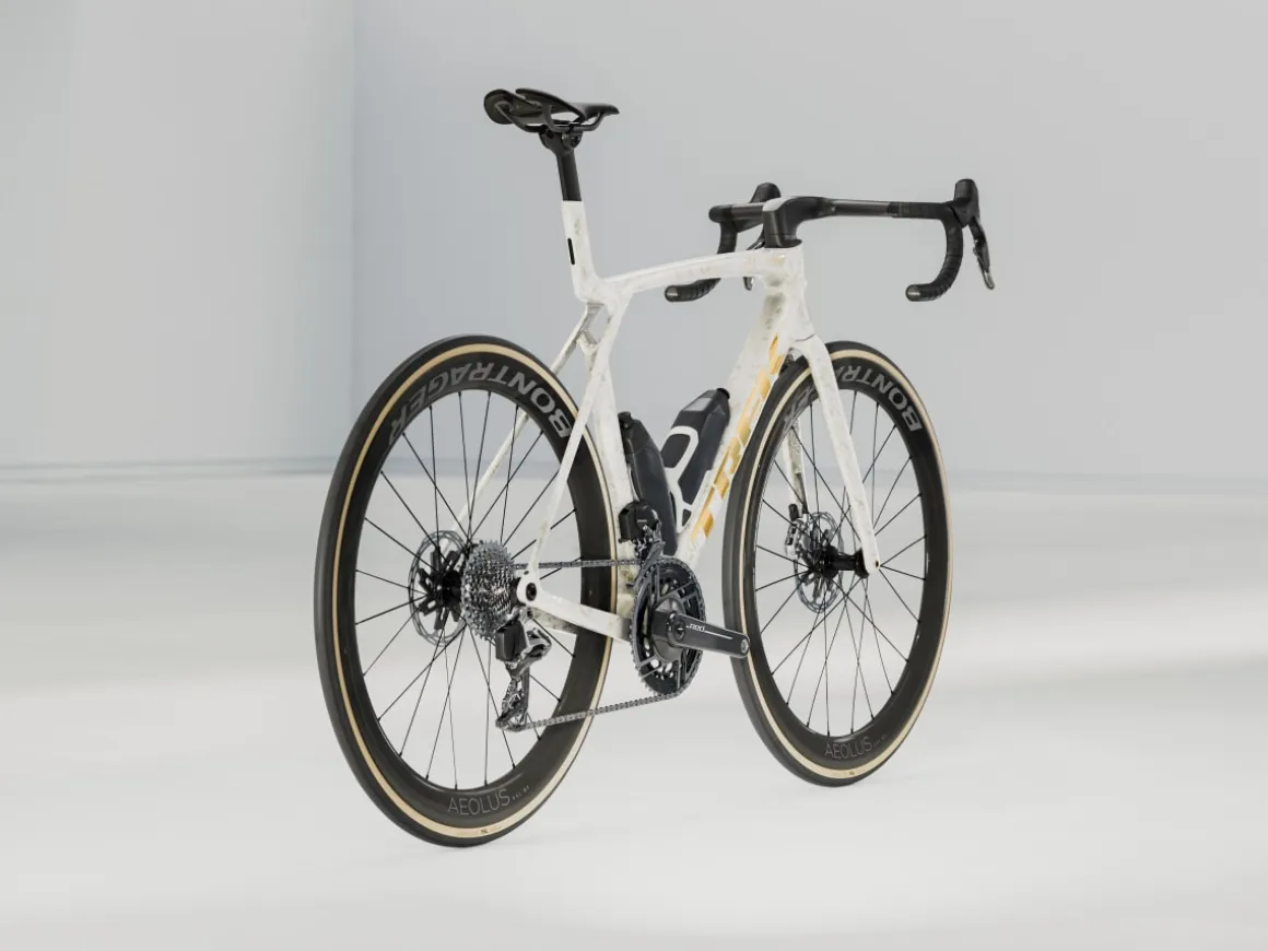 Women Trek Bikes Madone SLR 9 AXS Gen 8
