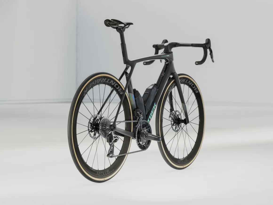 Women Trek Bikes Madone SLR 9 AXS Gen 8