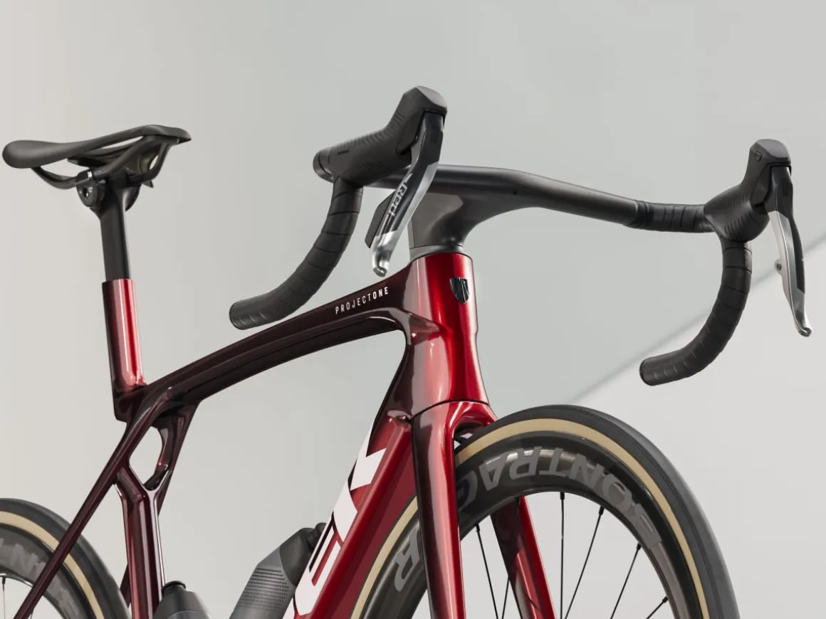 Women Trek Bikes Madone SLR 9 AXS Gen 8
