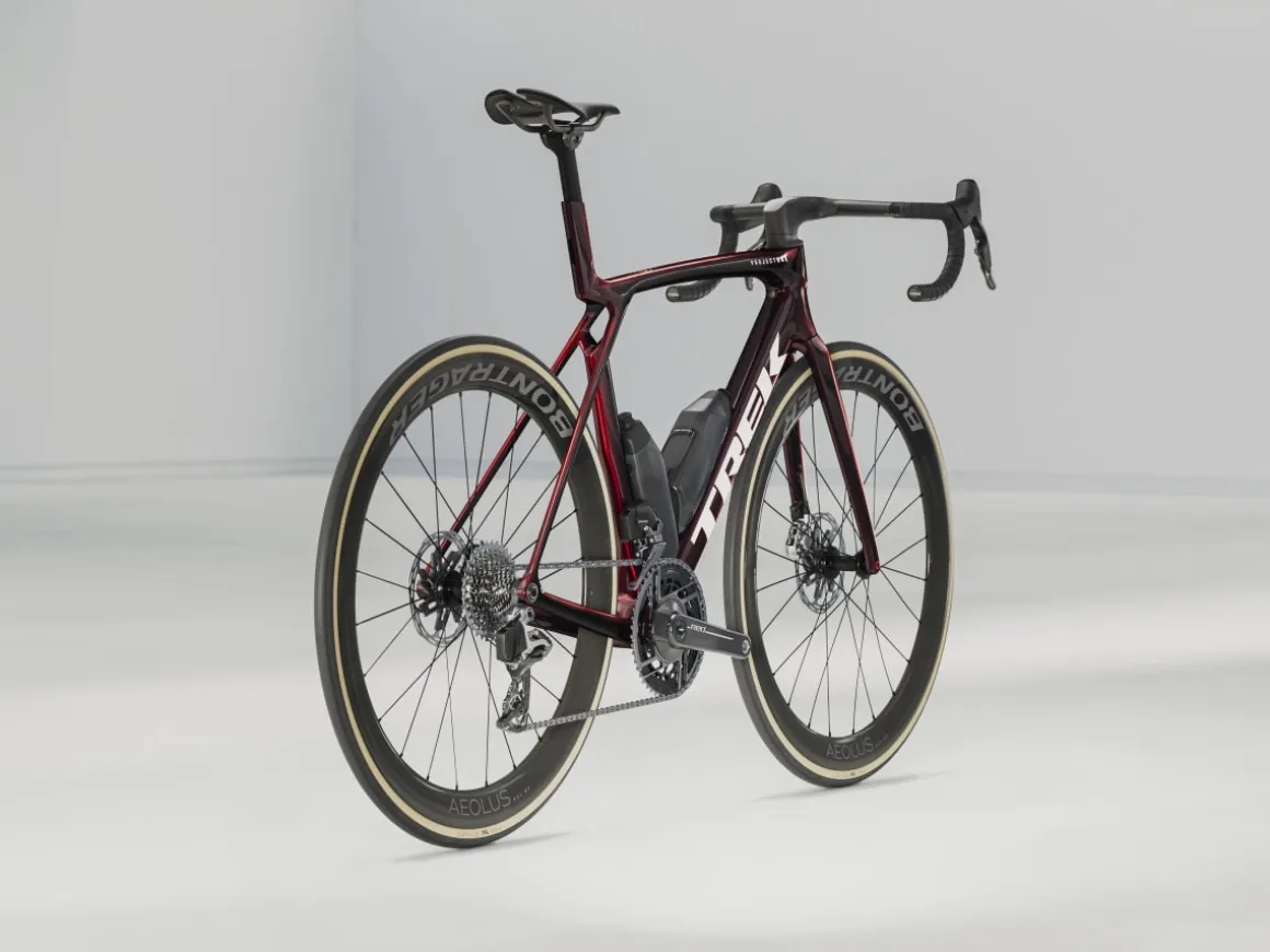 Women Trek Bikes Madone SLR 9 AXS Gen 8