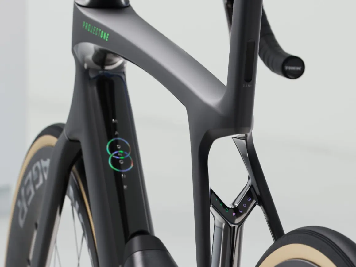 Women Trek Bikes Madone SLR 7 AXS Gen 8