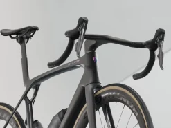 Women Trek Bikes Madone SLR 7 AXS Gen 8