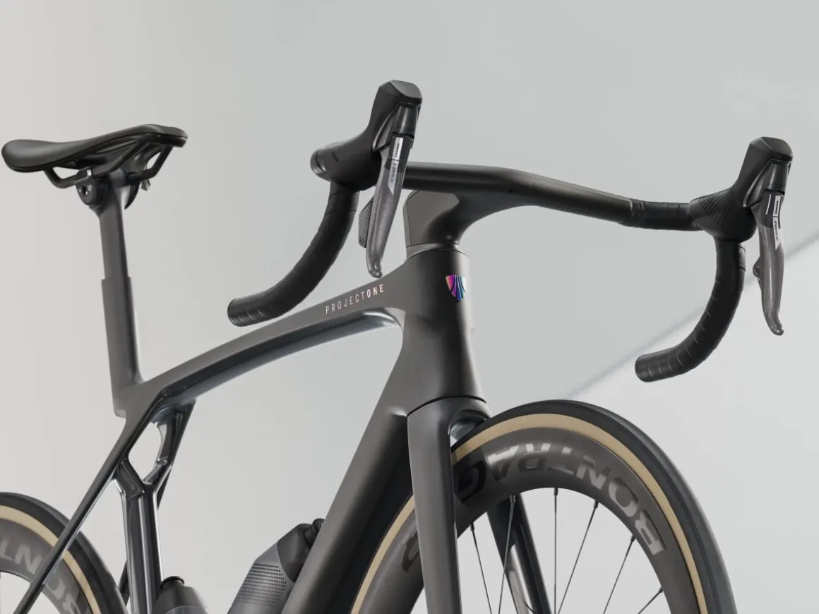 Women Trek Bikes Madone SLR 7 AXS Gen 8