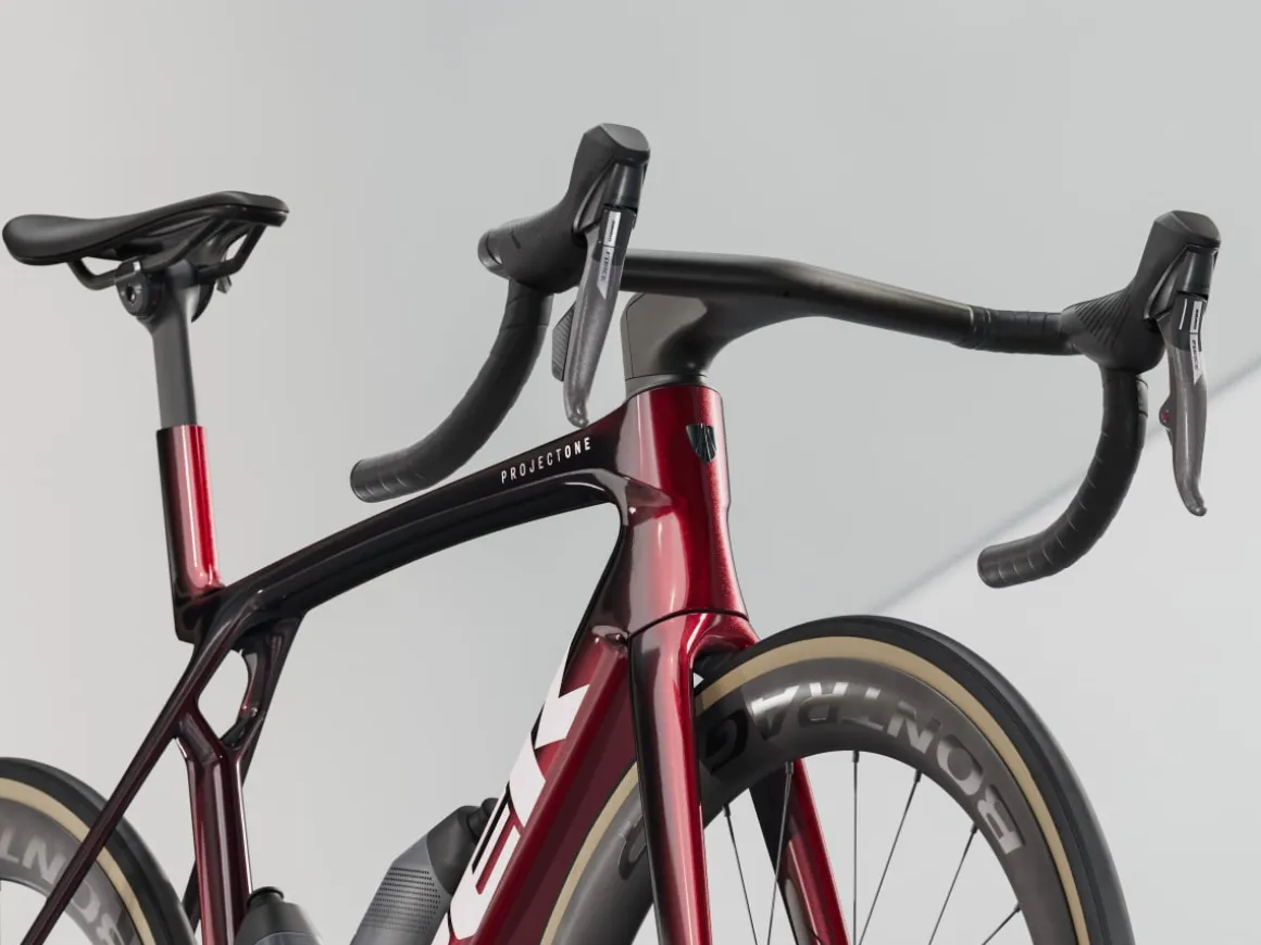 Women Trek Bikes Madone SLR 7 AXS Gen 8