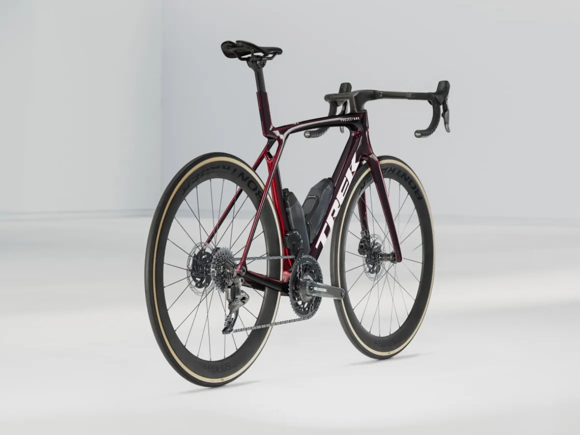 Women Trek Bikes Madone SLR 7 AXS Gen 8
