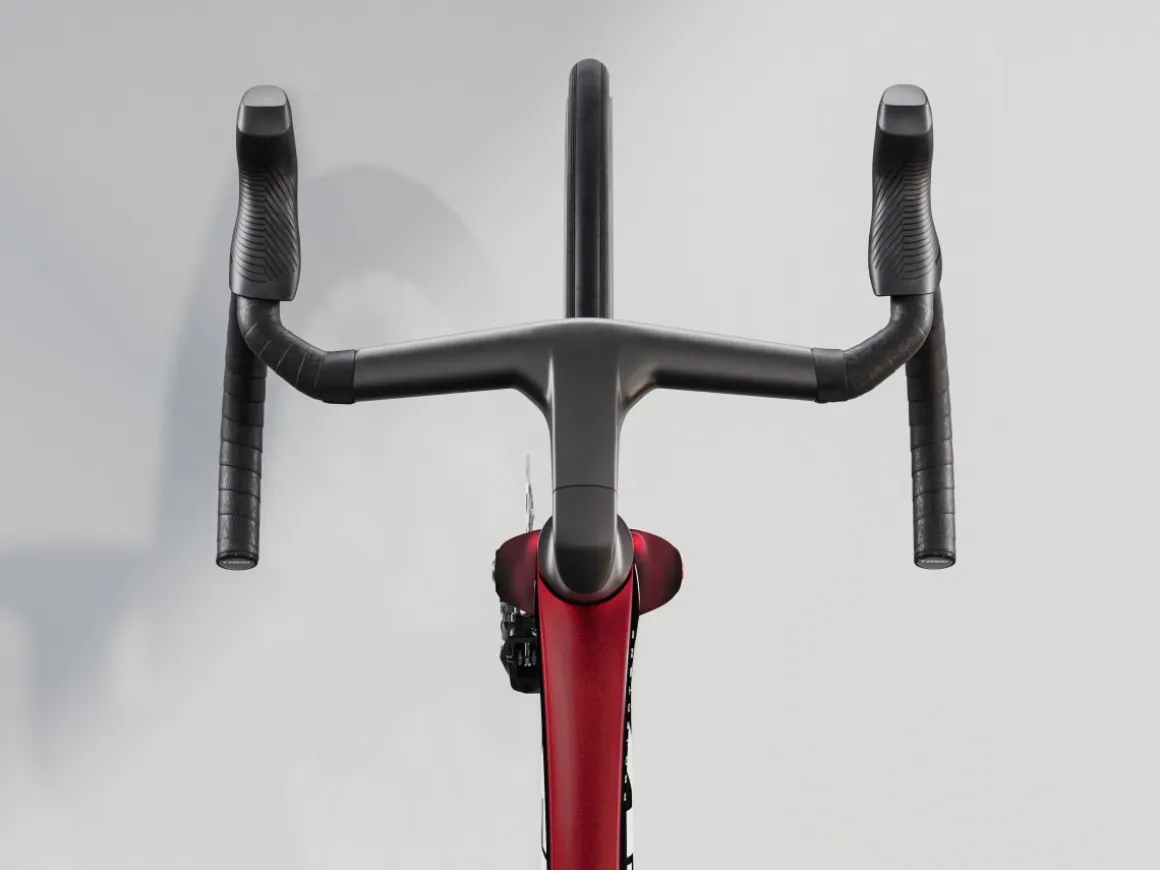Women Trek Bikes Madone SLR 7 AXS Gen 8