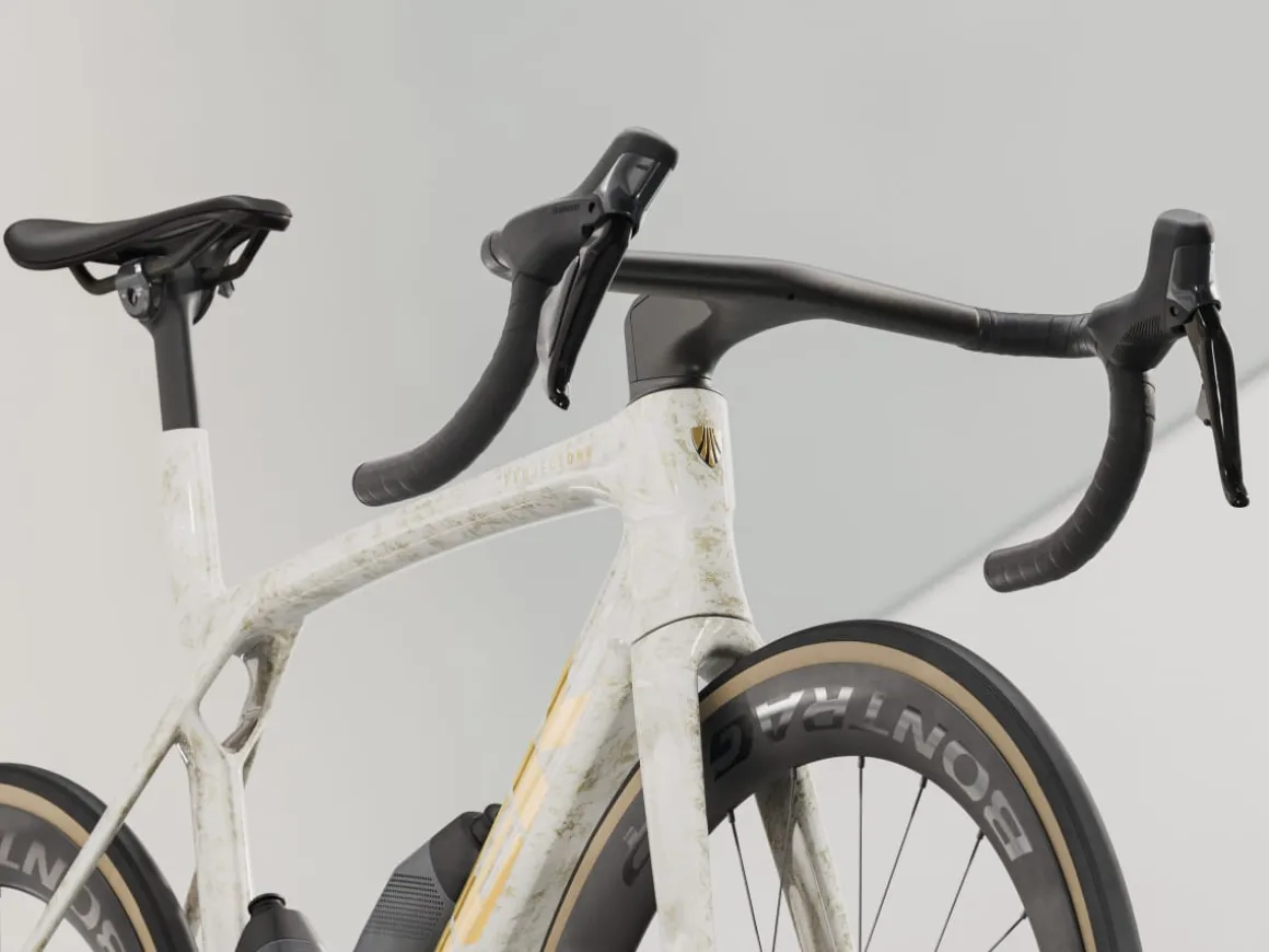 Women Trek Bikes Madone SLR 7 Gen 8