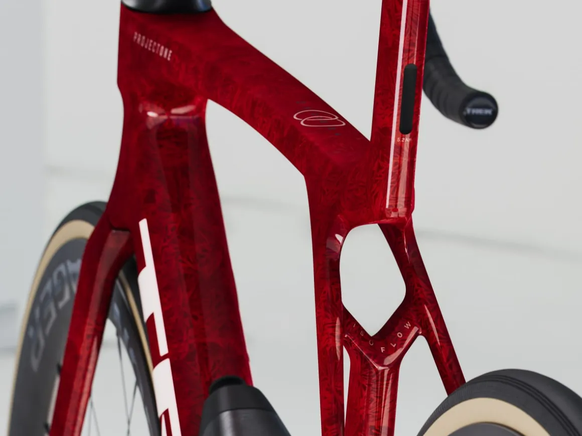 Women Trek Bikes Madone SLR 7 Gen 8