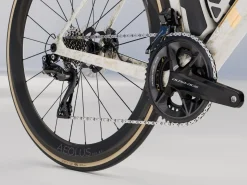 Women Trek Bikes Madone SLR 9 Gen 8